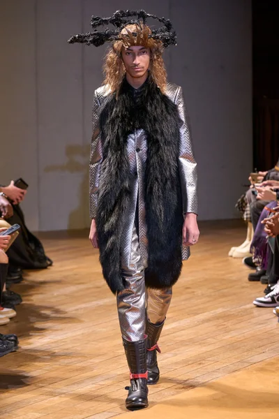 Look 10